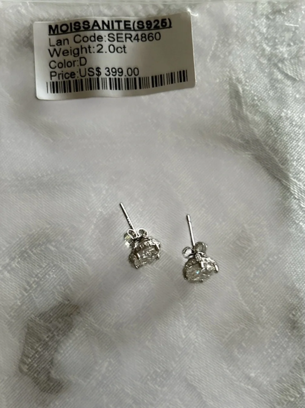 2.0 ct Moissanite S925 Sterling Silver White Stud Earrings - Classic Sparkle - Picture 1 of 3